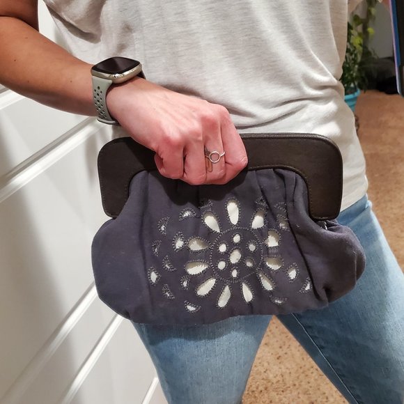 Gently Used Old Navy Clutch Purse, Linen and Faux Leather w/ Magnetic Closure - Picture 13 of 16